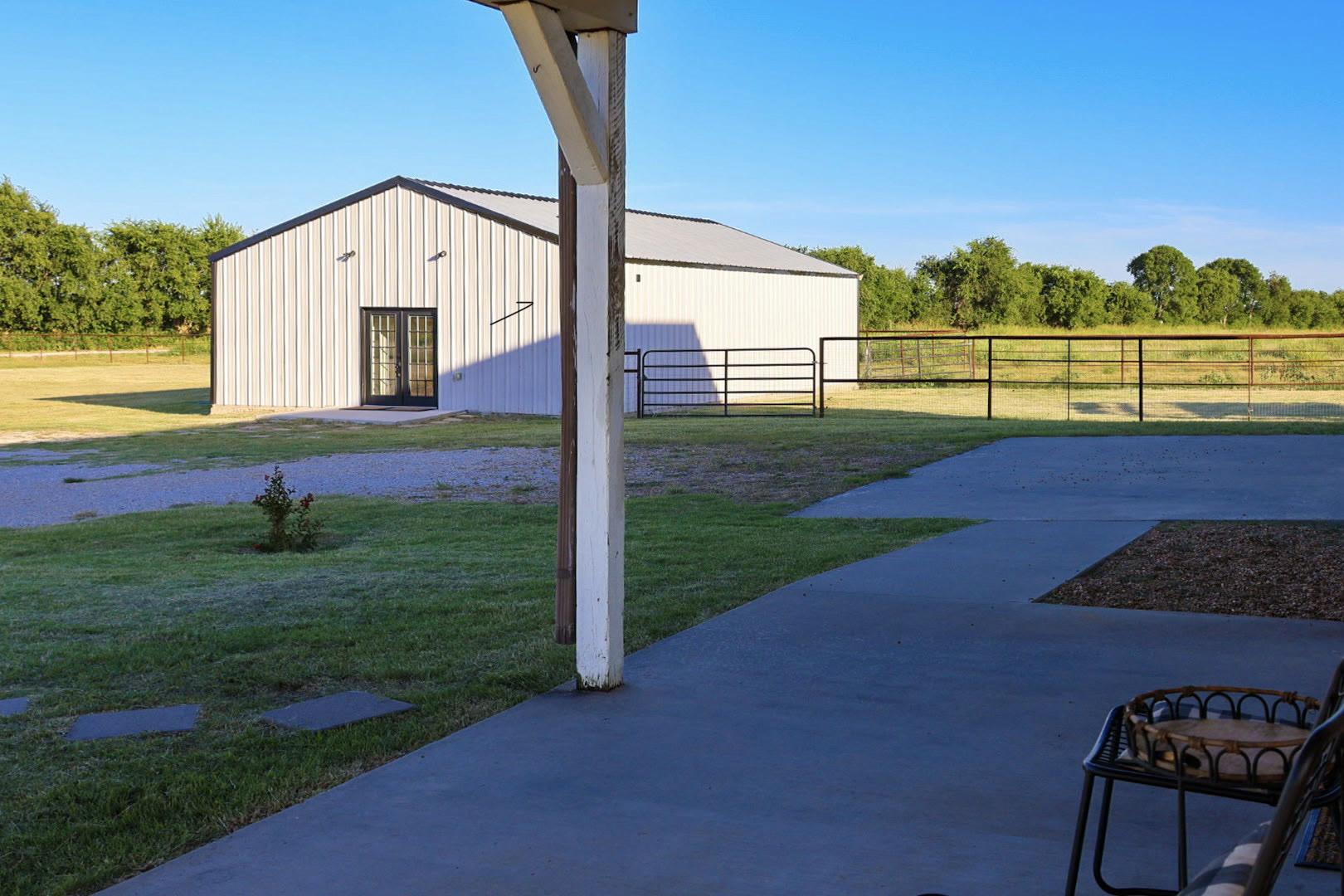The ceremony barn at the AyaWaken Ranch at dusk